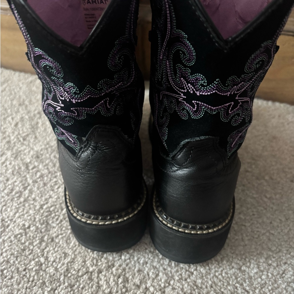 Ariat Cowgirl Western Boots with Embroidery - Picture 3 of 7